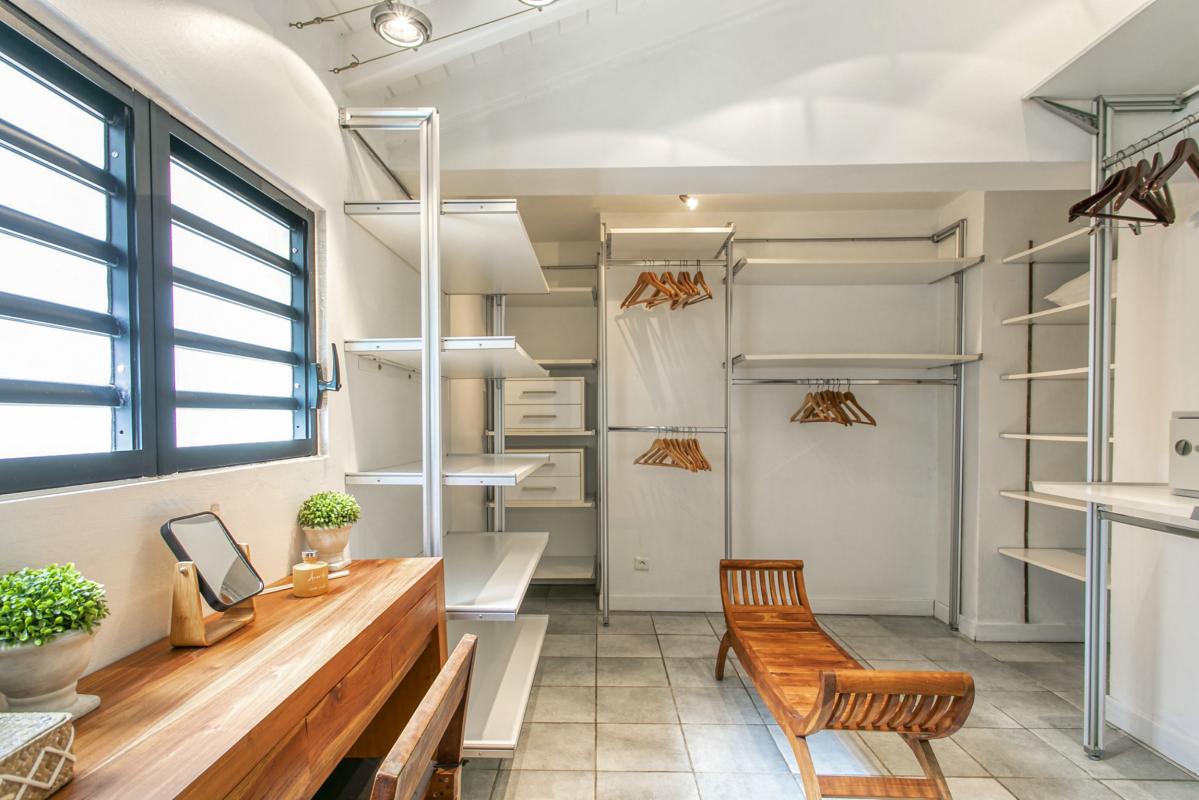 A louer villa vue mer Mont Vernont Saint Martin_ Dressing - 29